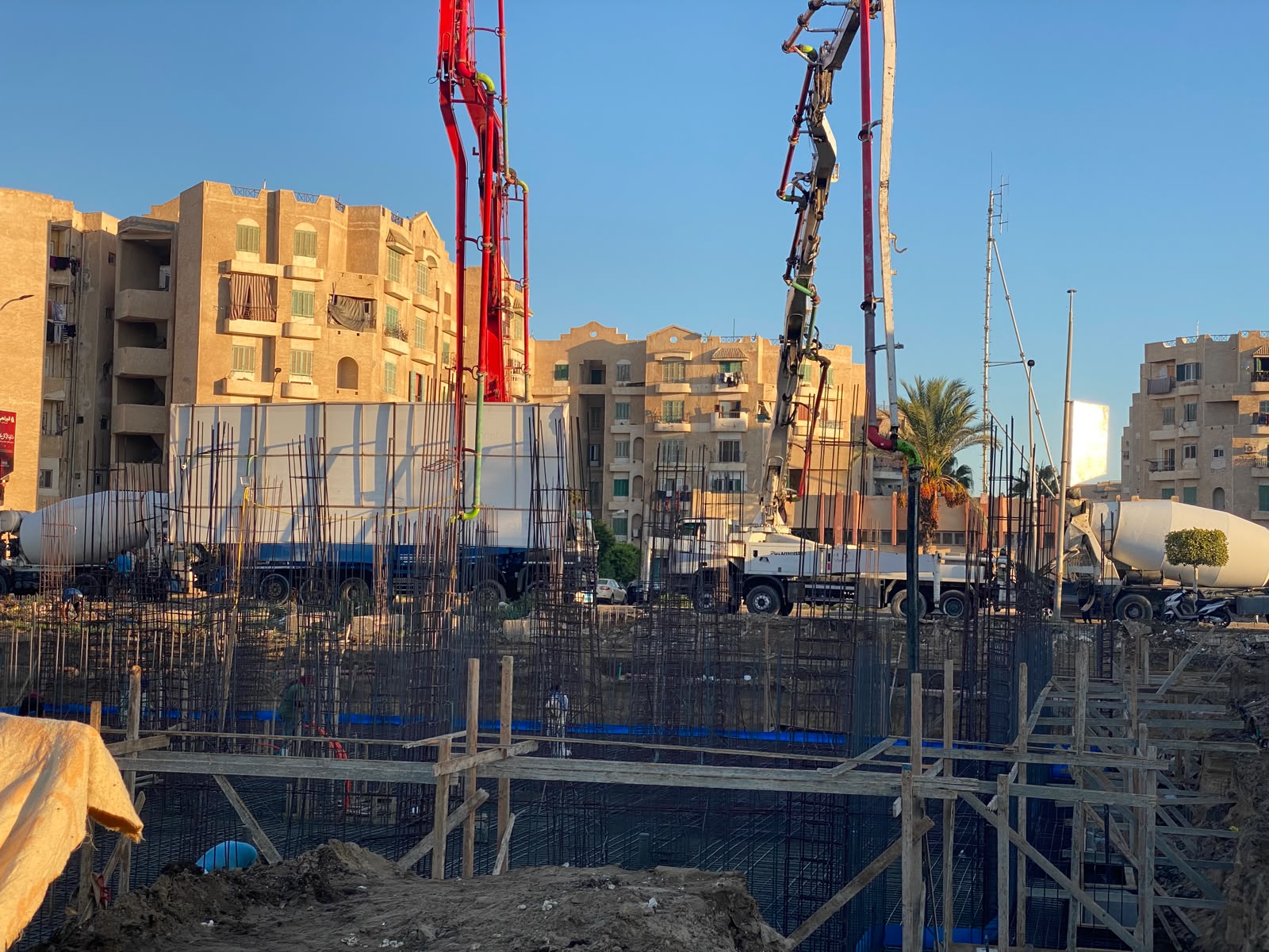 اعمال صب اللبشة المسلحة 